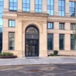 Une façade d'un établissement financier